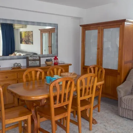 Anunci Tancat Capellans Apartman *